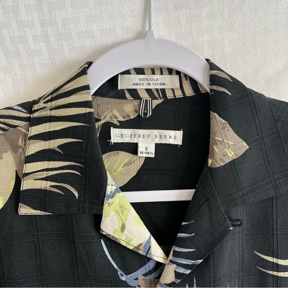 Geoffrey Beene 100% Silk Hawaiian Button Up Short Sleeve Black Tan Floral Small - Picture 4 of 10